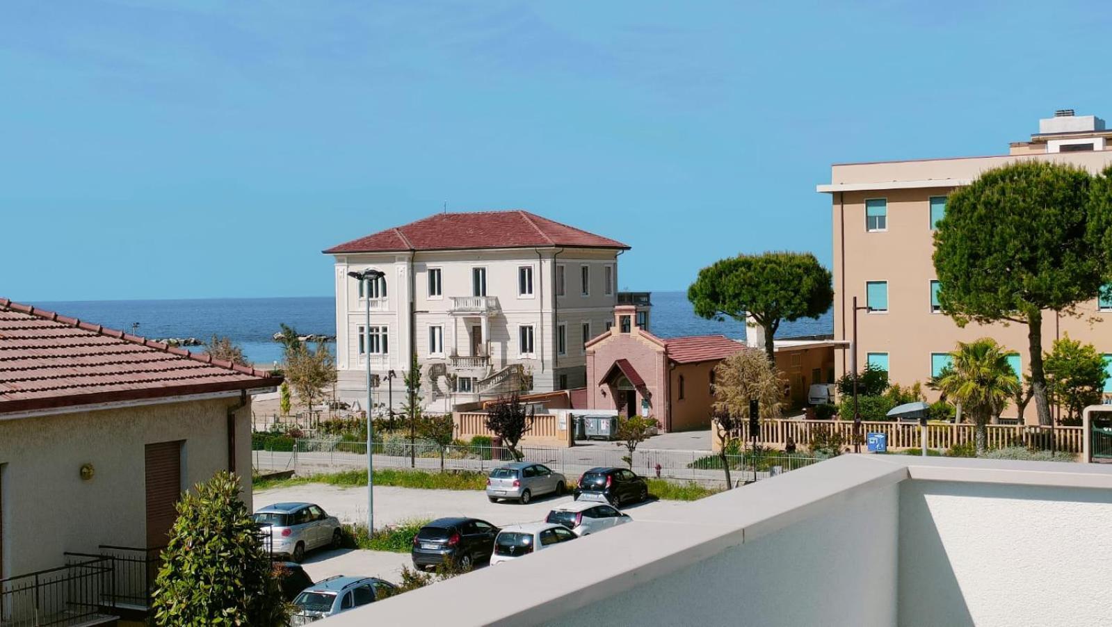 Villa Borghesi Suites Fronte Mare Rimini Exterior photo