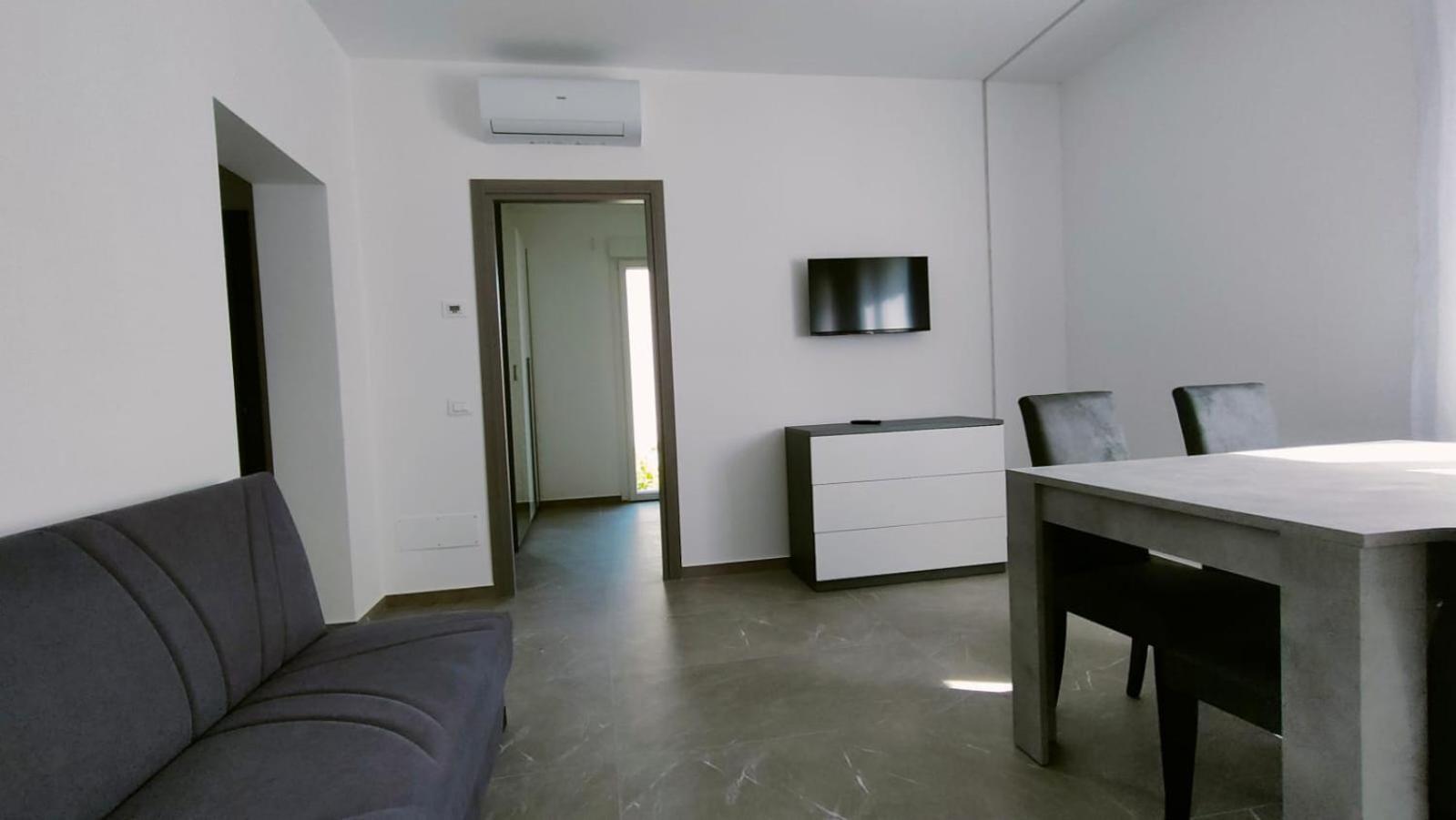Villa Borghesi Suites Fronte Mare Rimini Exterior photo