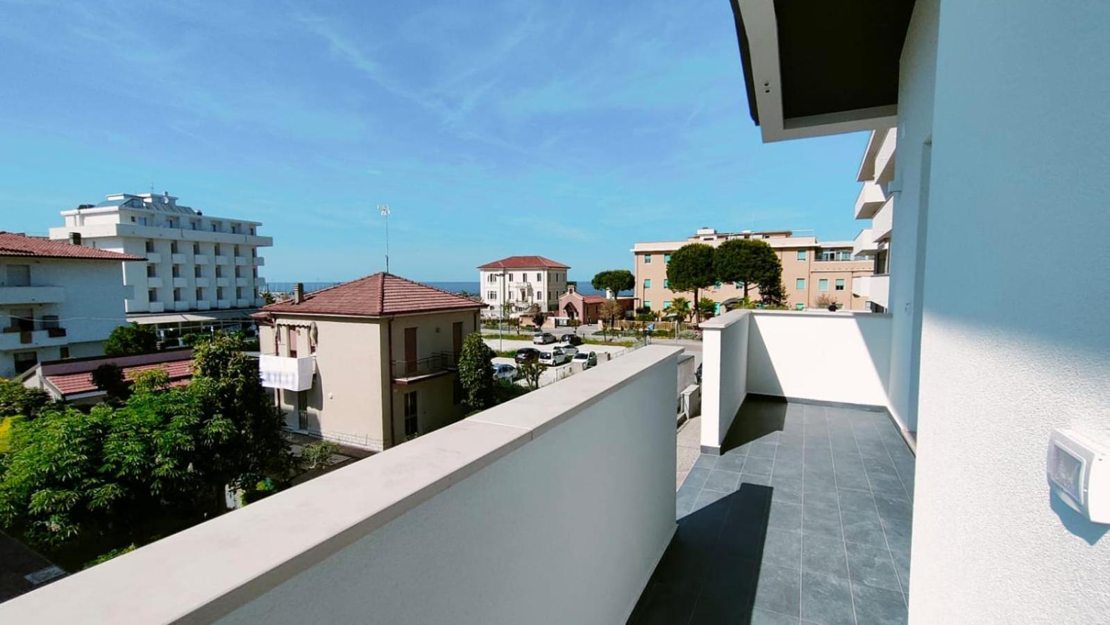 Villa Borghesi Suites Fronte Mare Rimini Exterior photo
