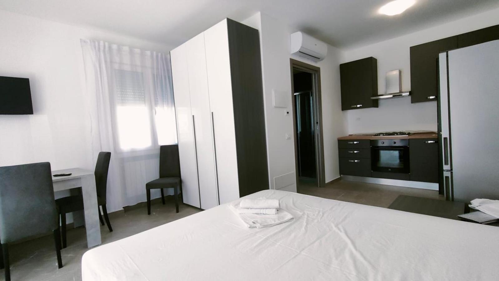 Villa Borghesi Suites Fronte Mare Rimini Exterior photo
